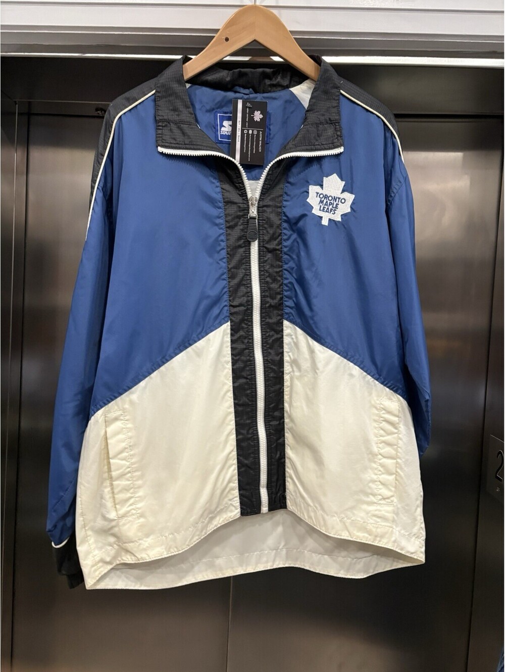 90’s Vintage Toronto Maple Leafs NHL Hockey Starter Light Jacket